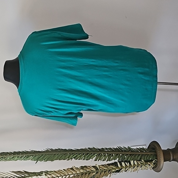 Old Navy Jade Green Soft Washed V-neck Short Sleeve Tee - Picture 2 of 7